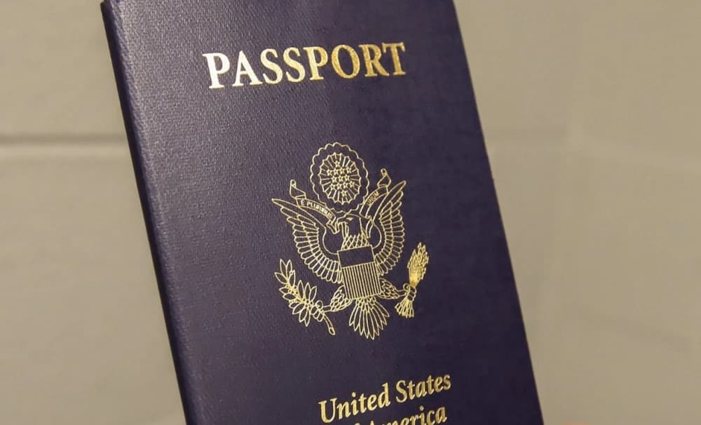 ¿Qué pasará con el pasaporte y el Seguro Social si cambia la ciudadanía por nacimiento?