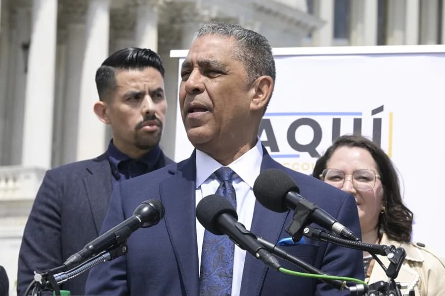 Así impidieron que tres congresistas vean a migrantes detenidos