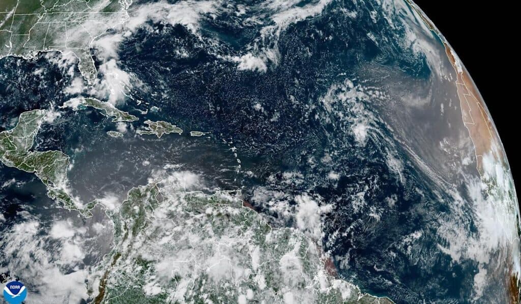 Puerto Rico en alerta por tormenta Erin