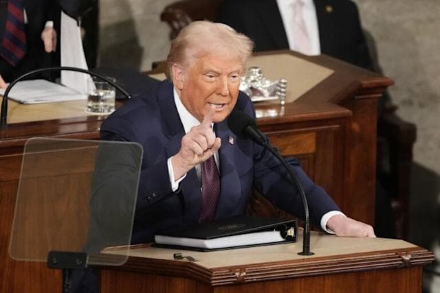 Trump se autoproclama “héroe de guerra”