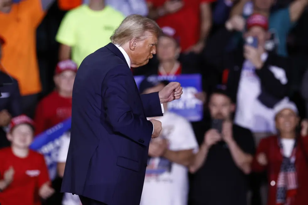 Veterano se arrepiente de votar por Trump tras ICE arrestar a su esposa