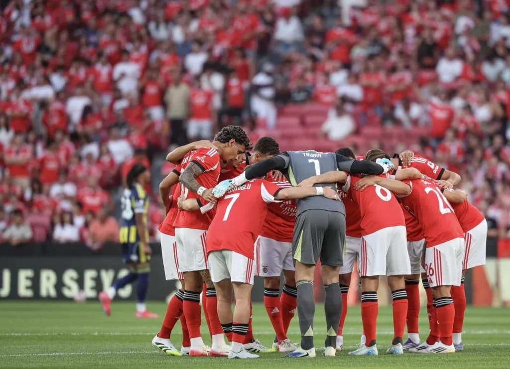 Fenerbahçe y Benfica empatan en su primer encuentro