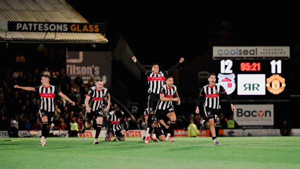 ¡Duelo de penales! Grimsby Town vence a Manchester United en la Carabao Cup