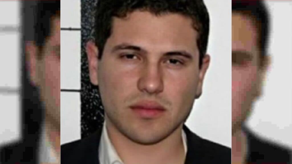 ICE ofrece 10 millones por el hijo del Chapo: De esto se le acusa