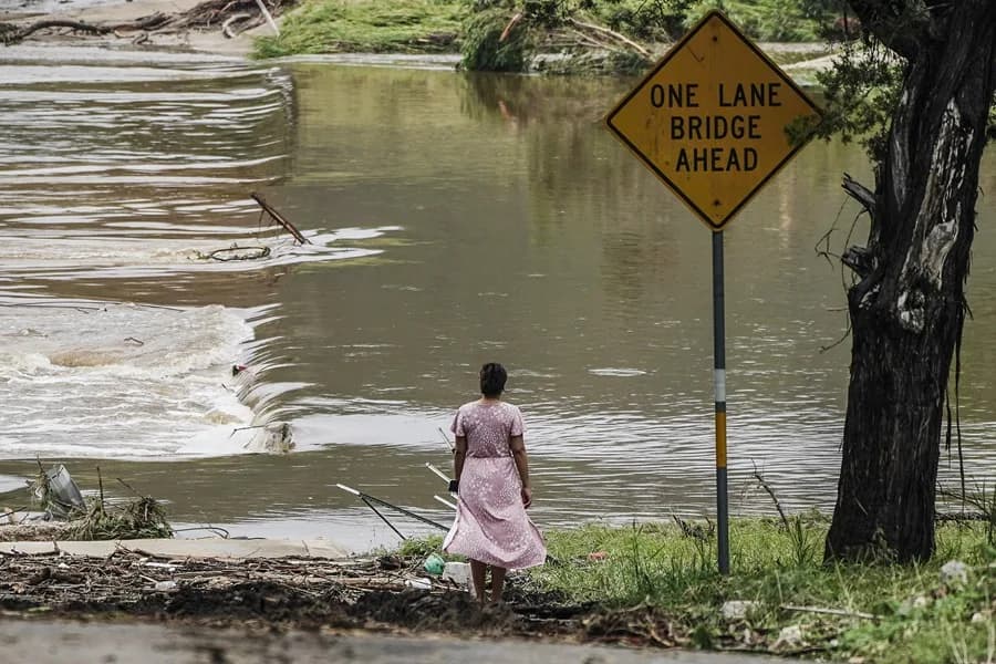 Iowa: Lluvias fuertes y crecida del río Cedar amenazan con inundaciones