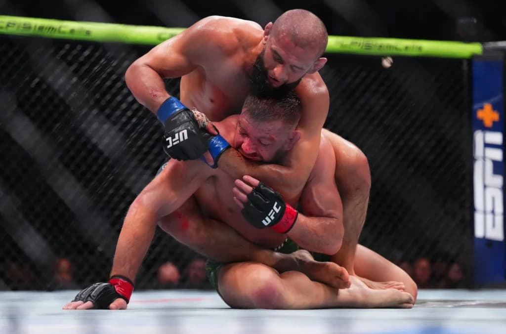 UFC 319: Khamzat Chimaev es el nuevo campeón de peso medio