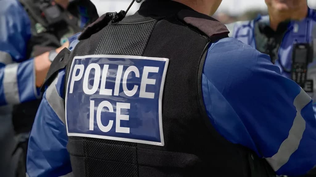 nuevo software de ICE para espiar teléfonos
