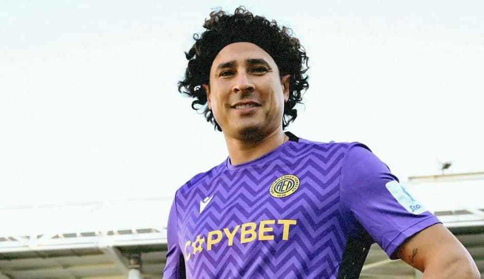 ¡Escándalo! Guillermo Ochoa fue goleado 5-0 en su debut en Chipre