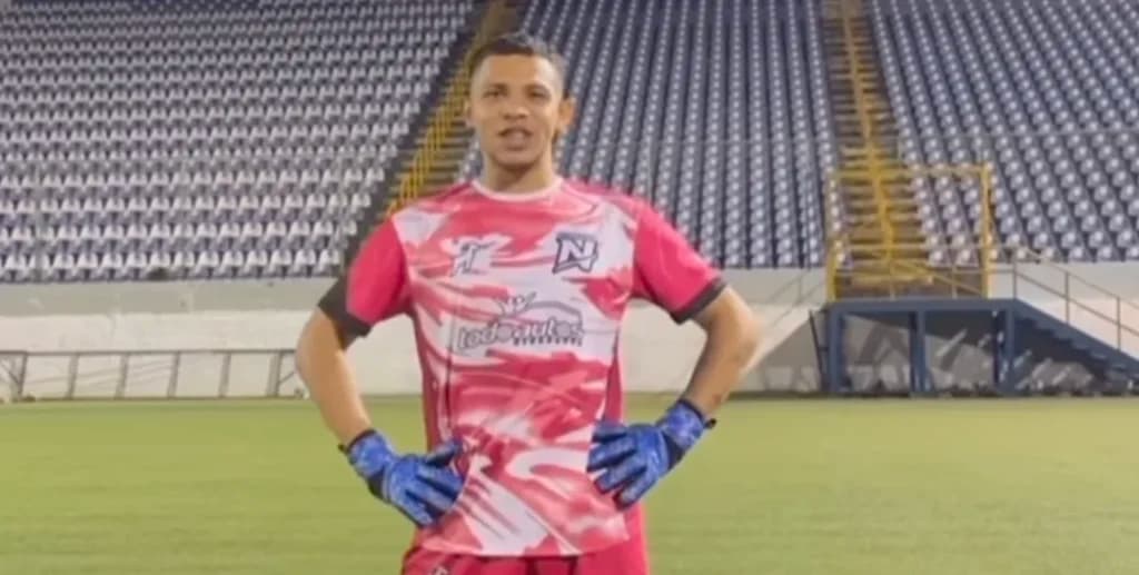 "La dama del futsal": Todo sobre el portero Gabriel Urbina
