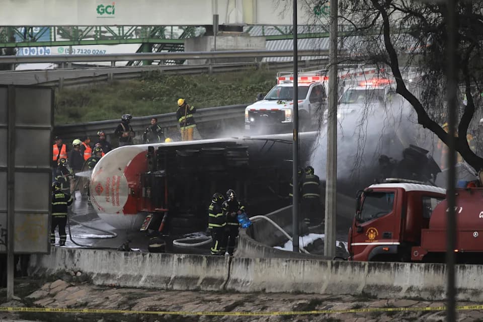 víctimas tras explosión de camión de gas en Iztapalapa