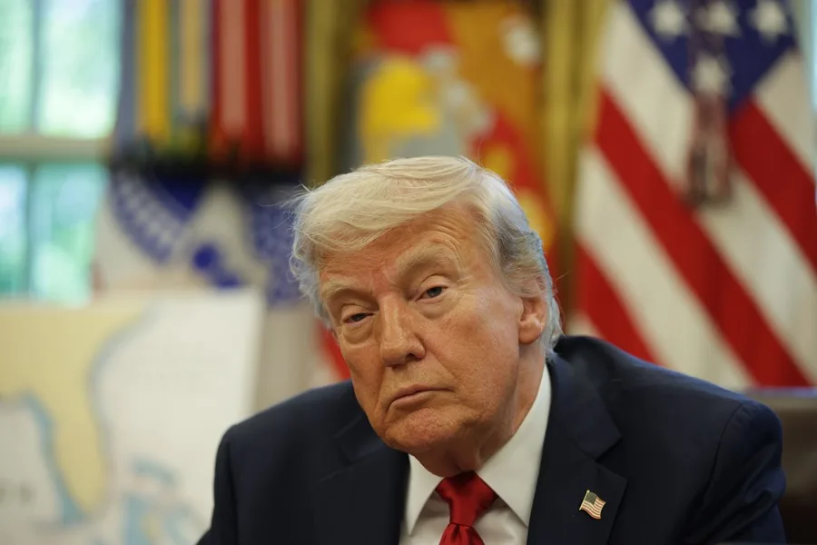 Demandan a Trump
