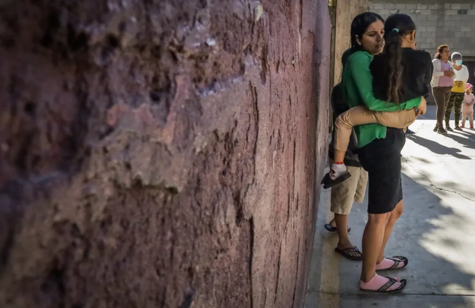 Migrantes en Estados Unidos abandonan sus casos de asilo