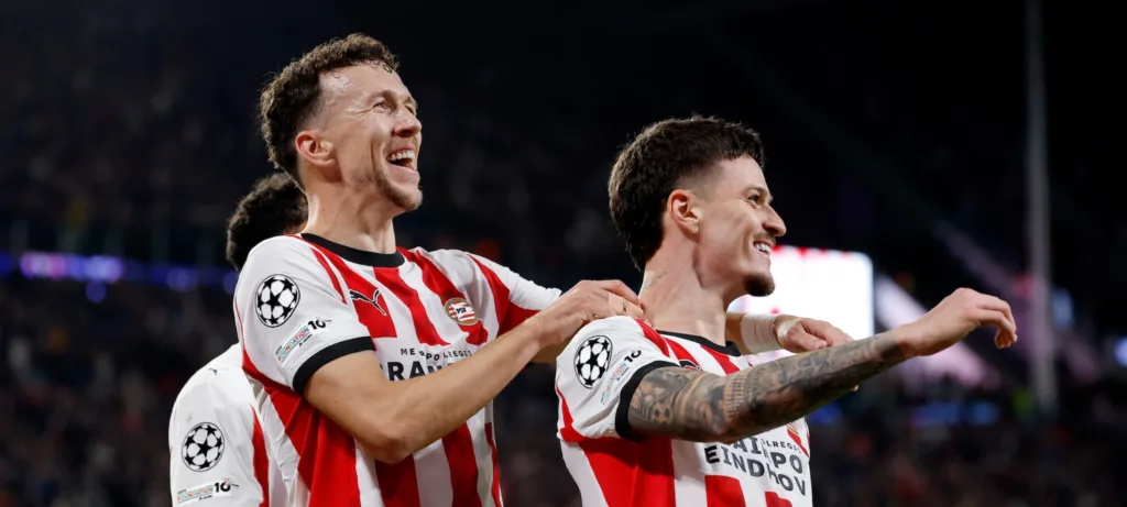 ¡Sorpresa! PSV golea al Napoli en Champions League