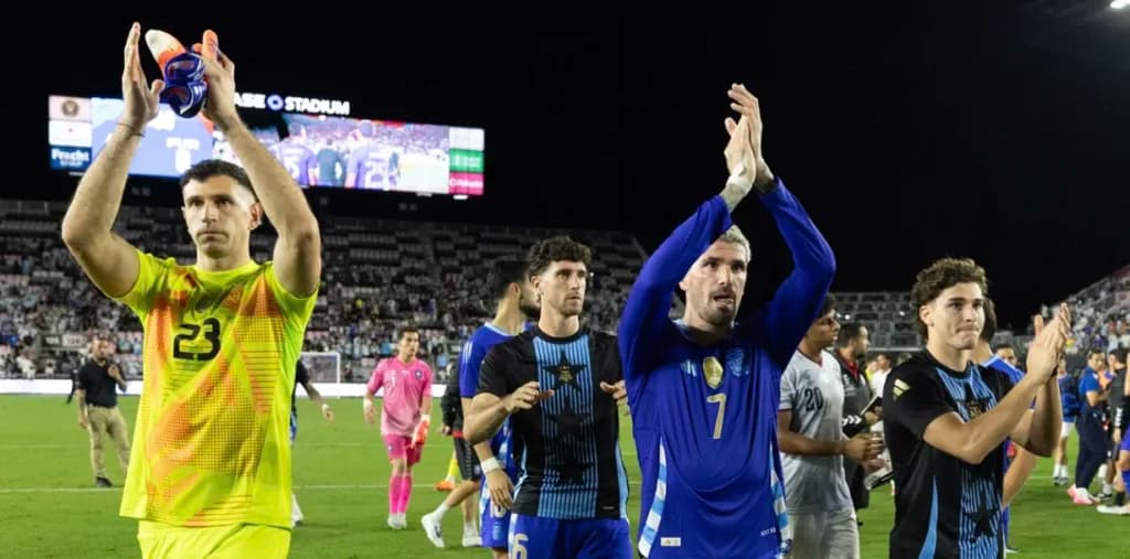 Argentina se pasea ante Puerto Rico en Miami en la vuelta de Messi