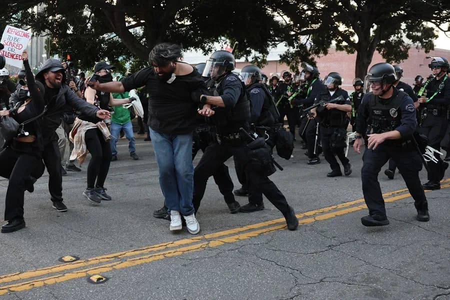 California aprueba ley contra agentes de ICE enmascarados