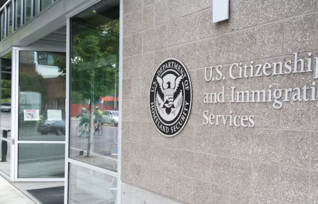Inflación obliga a USCIS a encarecer trámites migratorios