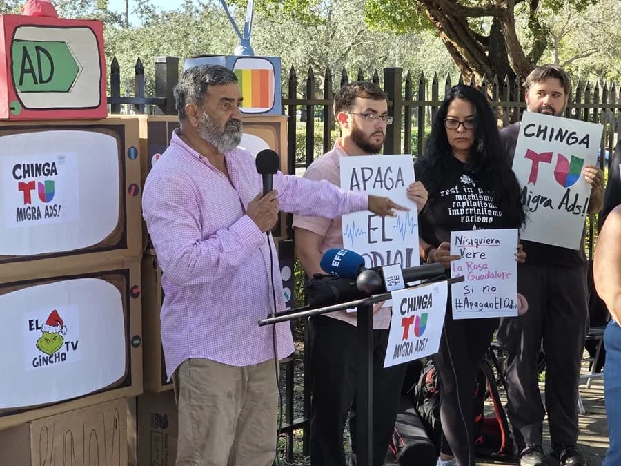Activistas reclaman a Telemundo y Univision que cesen de emitir publicidad del ICE en EE.UU.