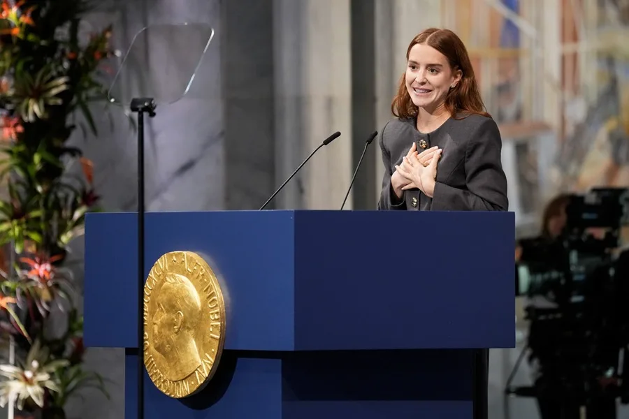 Hija de María Corina Machado recibe en su nombre el Nobel