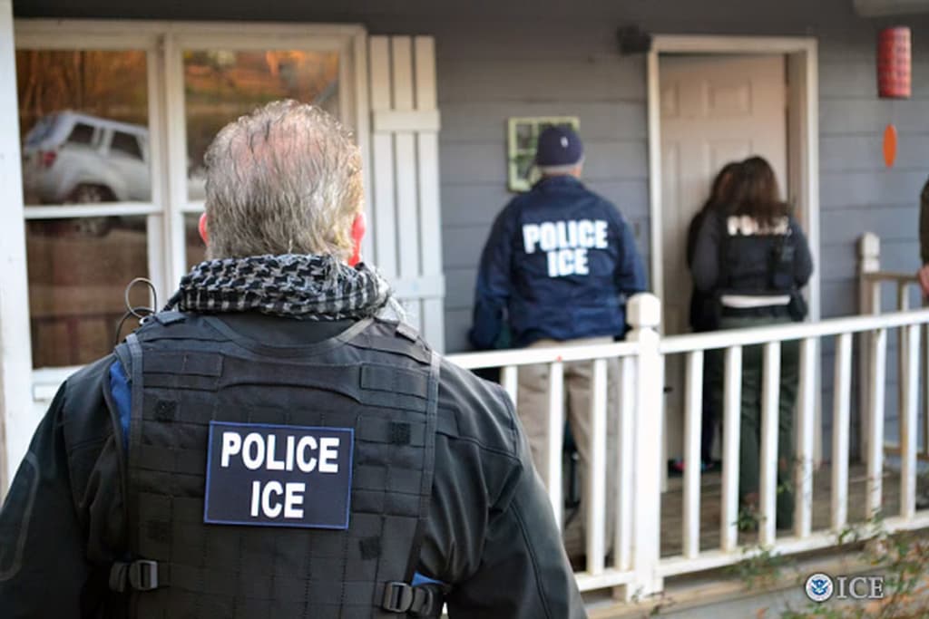 ¿Puede ICE entrar a tu casa con una orden administrativa?
