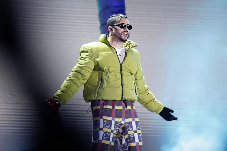 Bad Bunny se infiltra en lucha libre en México