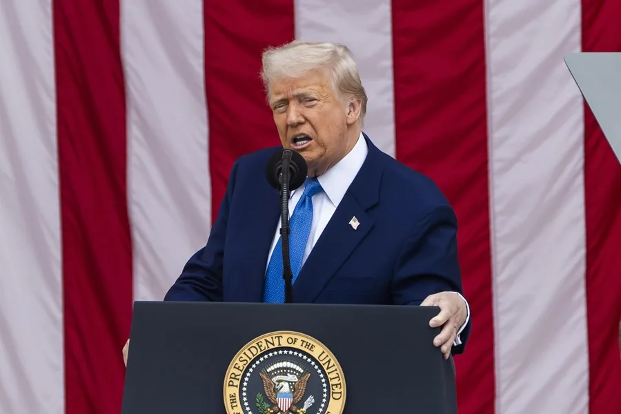 Trump bloquea la supervisión