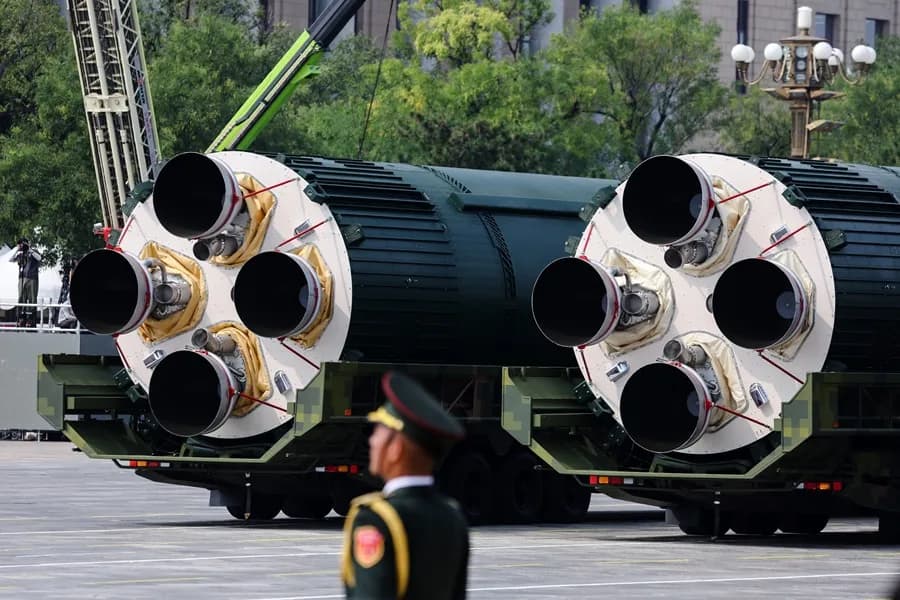 EE.UU. amenaza a China con retomar pruebas nucleares