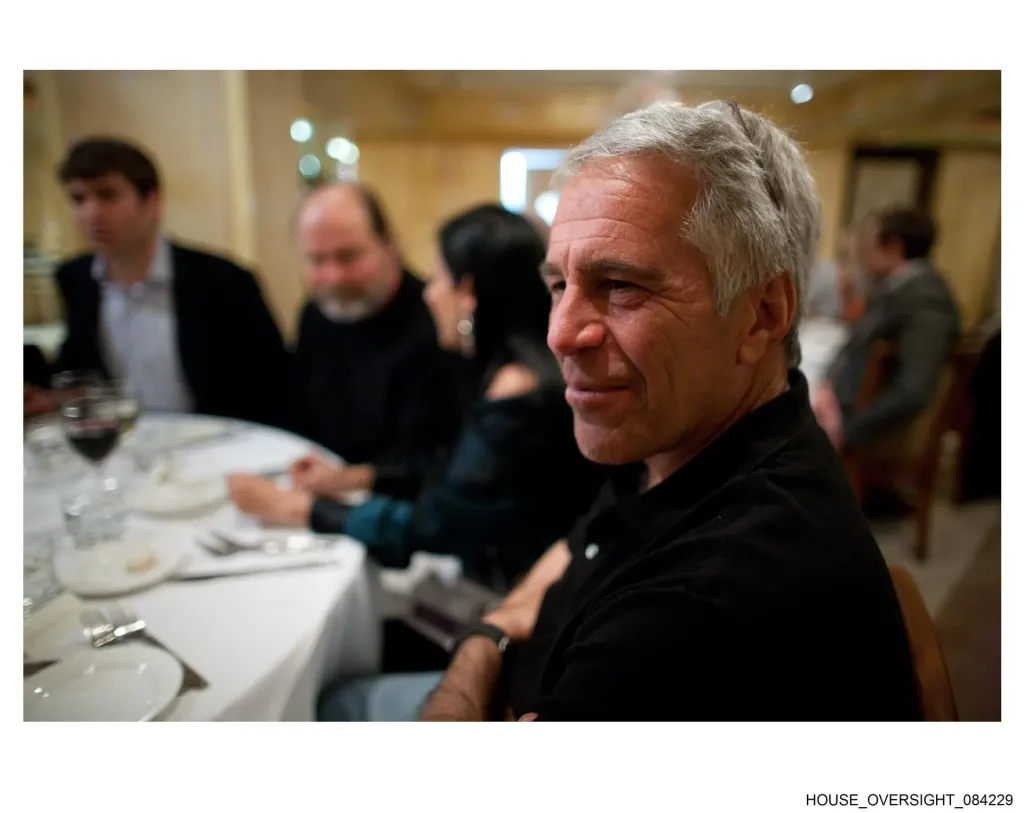 El patrimonio de Epstein acuerda pago de $35 millones a víctimas