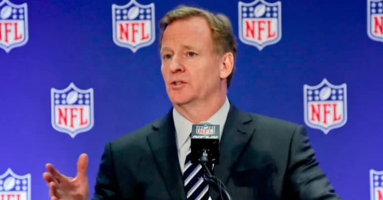 Roger Goodell elogia el discurso de Bad Bunny en los GRAMMYs