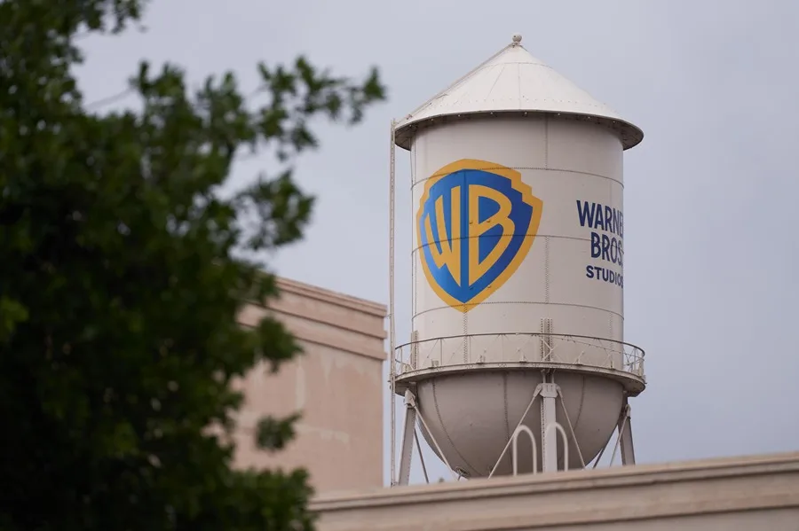 Warner acepta la oferta de fusión de Paramount