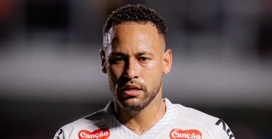 Neymar vuelve a Santos tras cirugía de rodilla