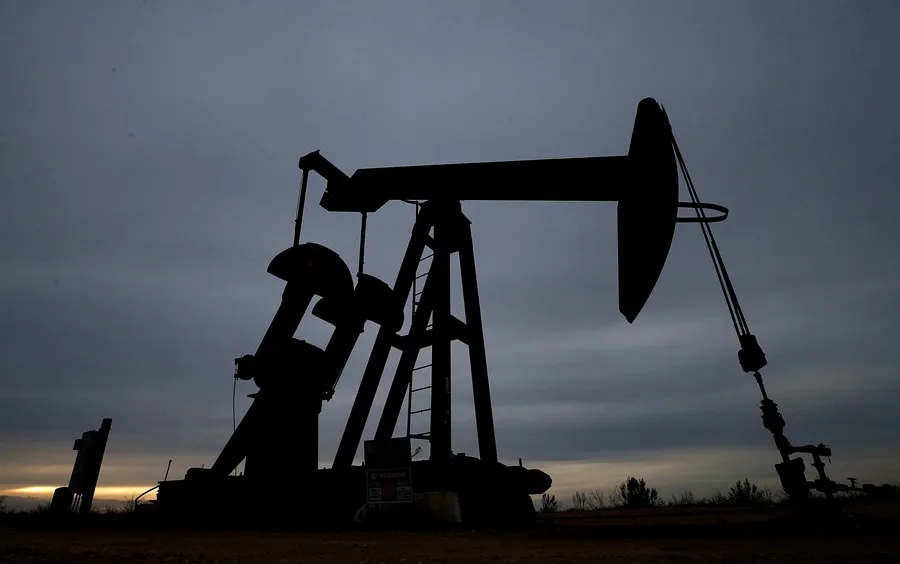 MAQUINA DE PETROLEO