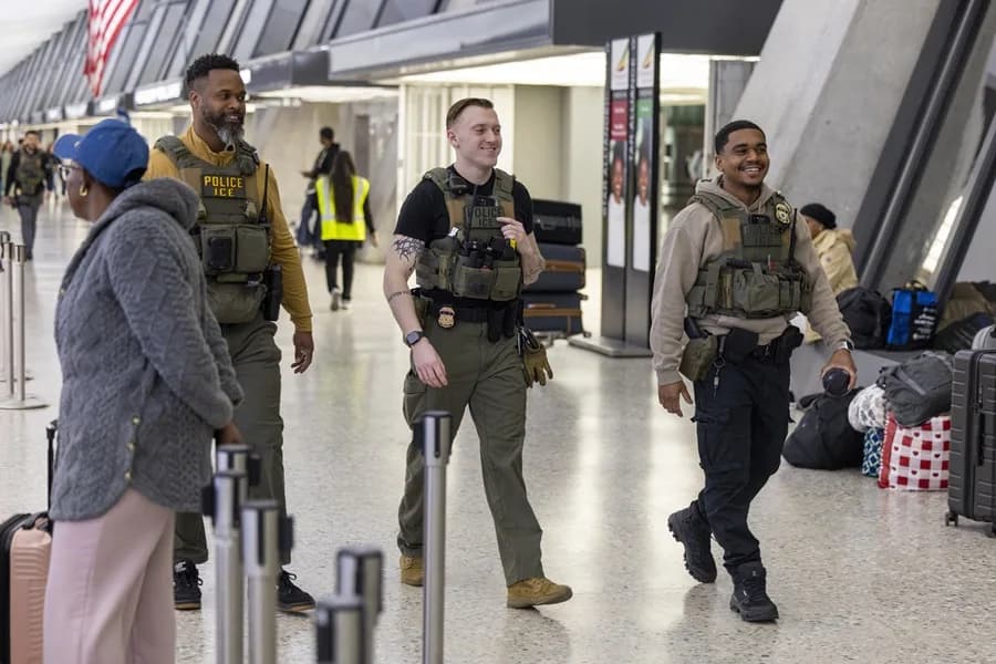 ICE no se retira de los aeropuertos