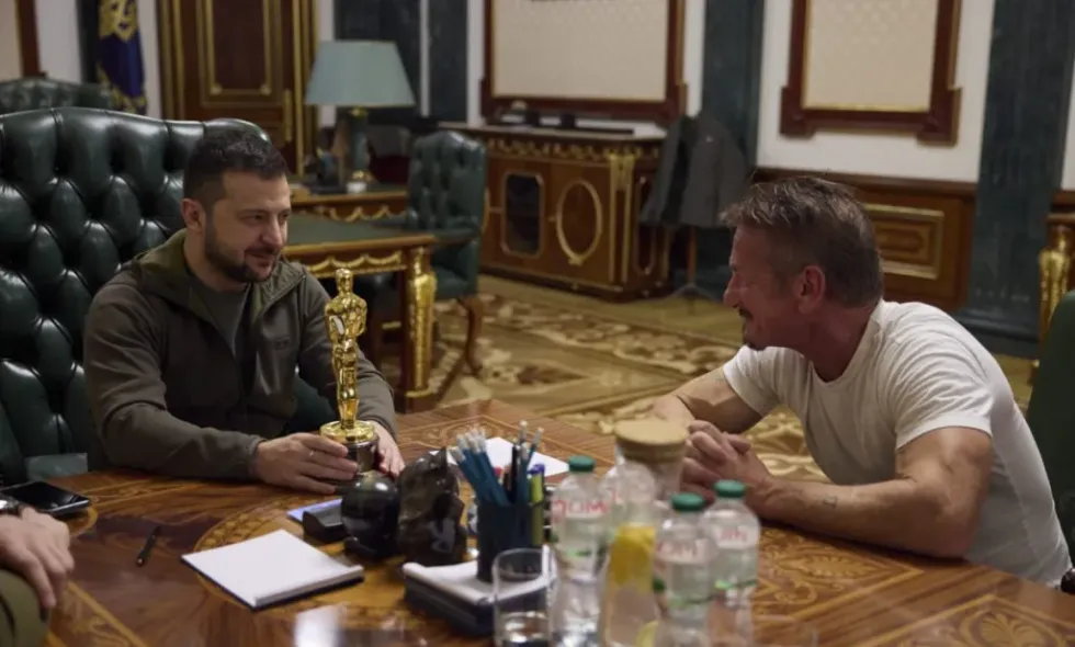 Sean Penn no asistió a los Oscar porque estaba en Ucrania