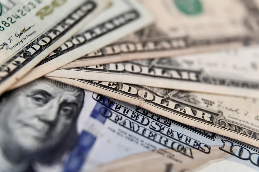 dólar estadounidense