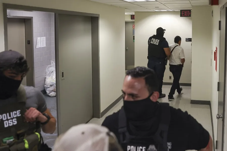 Miami lidera arrestos de ICE: 120 detenciones al día en 2026