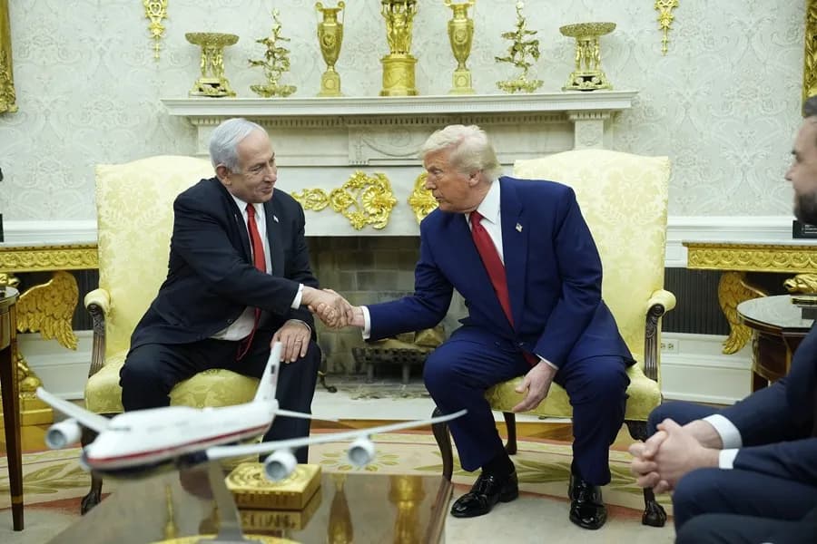 Trump pide a países del Golfo pactar con Israel