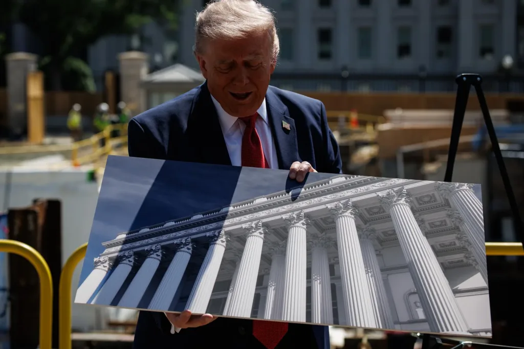 Trump ataca al Senado por bloquear fondos a su salón de baile