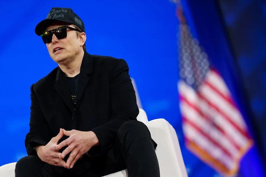 Elon Musk y Tim Cook viajarán con Trump a China