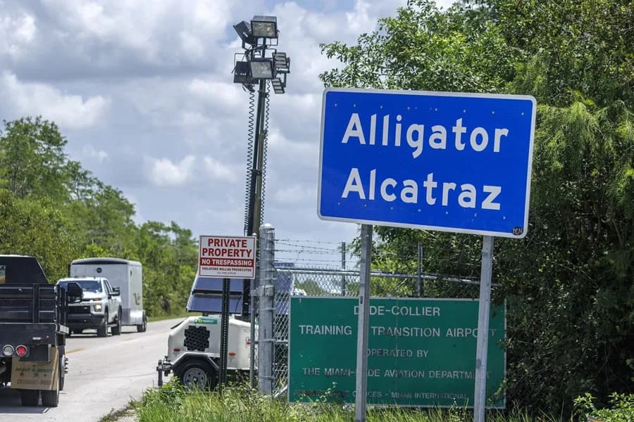 Florida cierra la polémica cárcel migratoria Alligator Alcatraz