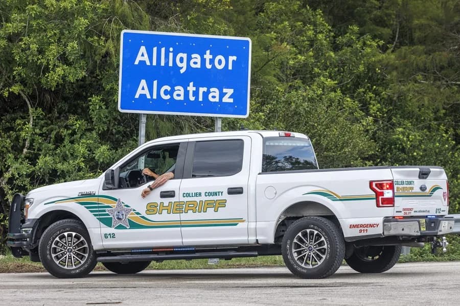 Florida avisa que mantendrá activa 'Alligator Alcatraz'