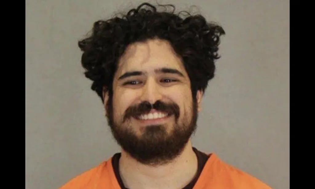 Mexicano con DACA enfrenta cargos por complot en la UFC