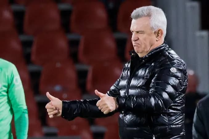Javier Aguirre da la cara tras eliminación