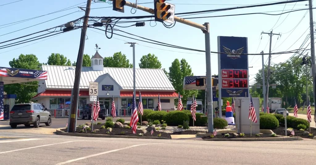 Trump inaugura Freedom Fuel en Pensilvania con gasolina barata