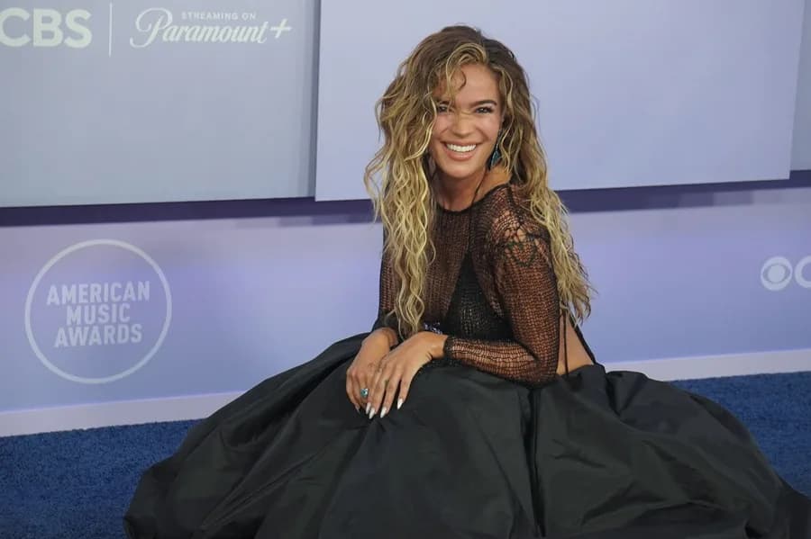 Karol G colaborará con Drake y Bruno Mars en su nuevo álbum