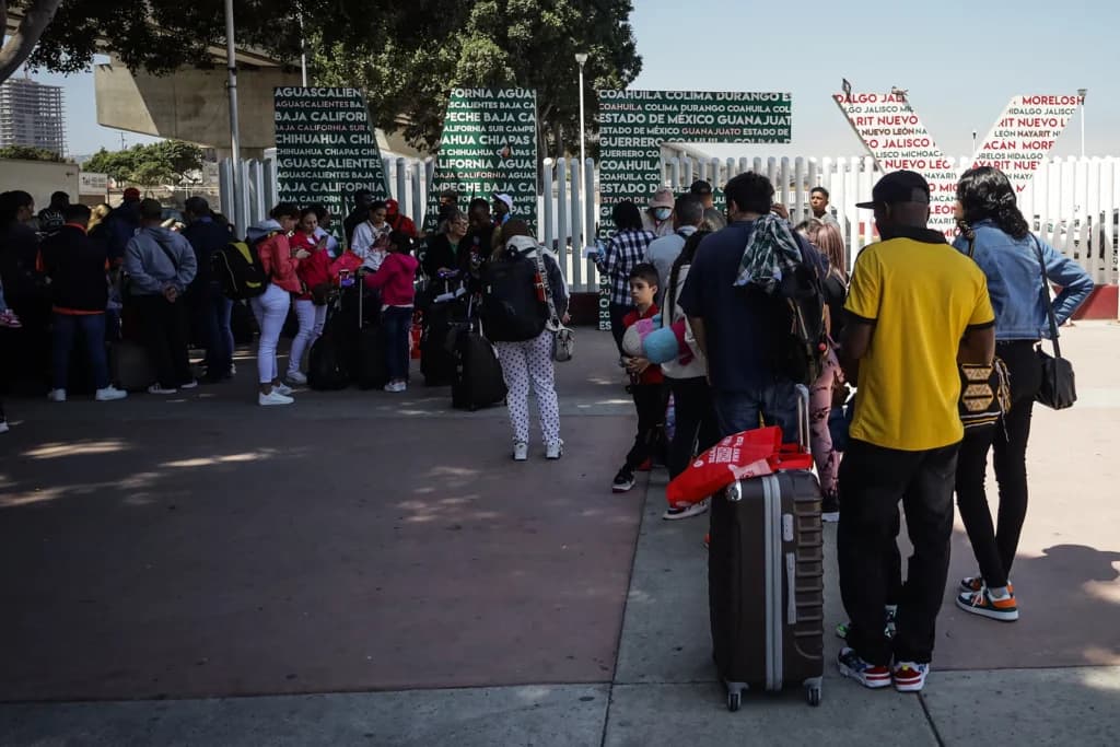 Así están despidiendo a miles de migrantes