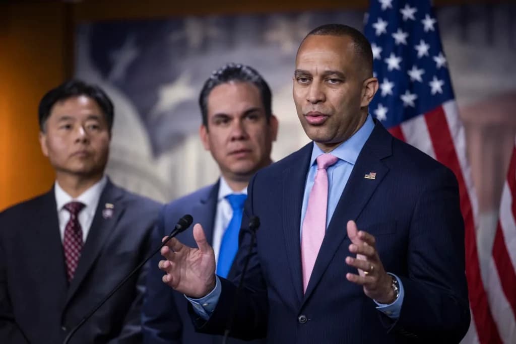 demócrata Hakeem Jeffries dio un discurso
