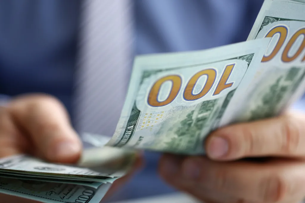 ¿Eres elegible? Así puedes recibir $1,390 del IRS este verano