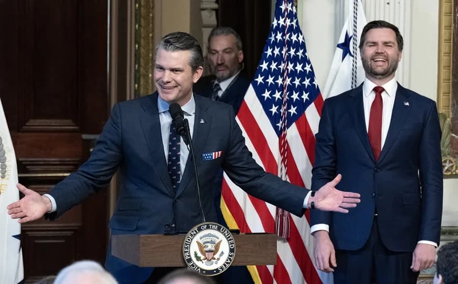 Abuchean a JD Vance y Pete Hegseth