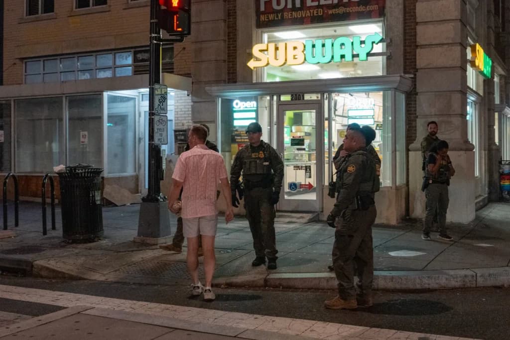 Agreden a agente federal con un sándwich