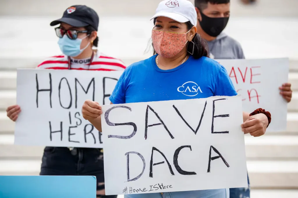 Aumenta la presión contra Dreamers: ¿qué hay detrás?